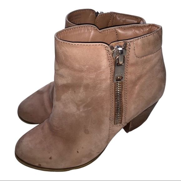 Used Aldo Booties Comfy & Warm Athleisure Wear Warm & Comfy Shoes - Picture 5 of 7